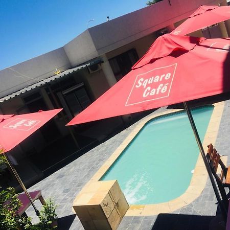 Pension Hotel Kamho ويندهوك المظهر الخارجي الصورة