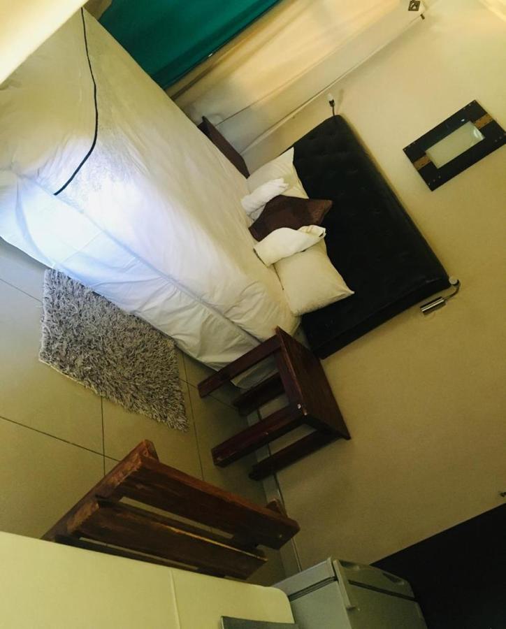Pension Hotel Kamho ويندهوك المظهر الخارجي الصورة